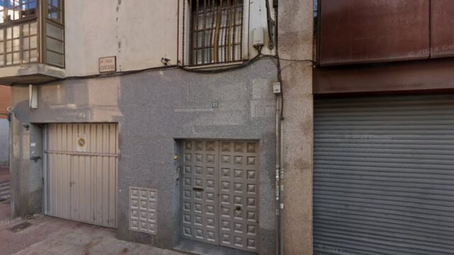 thumbnail-2523.jpg