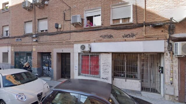 thumbnail-2637.jpg