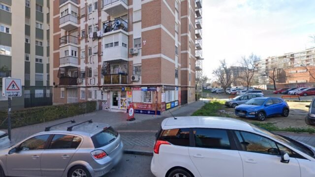 thumbnail-2692.jpg