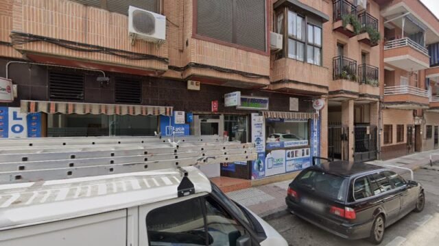 thumbnail-2833.jpg