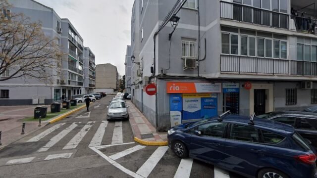 thumbnail-3903.jpg