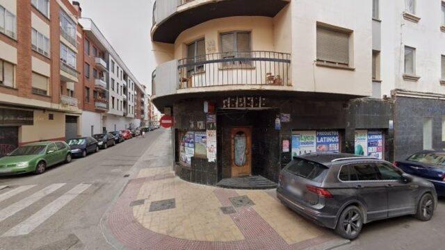 thumbnail-4470.jpg