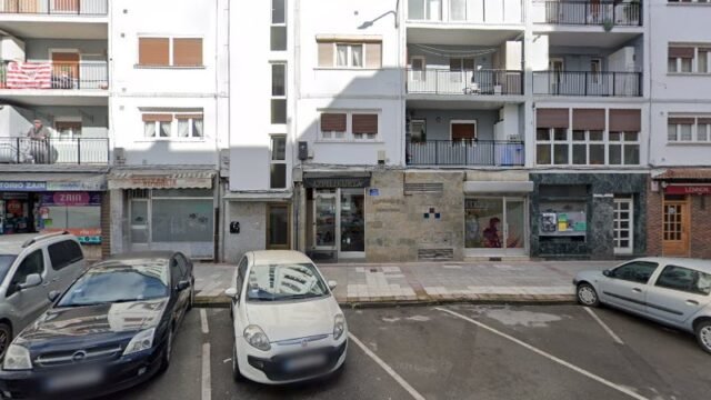 thumbnail-4905.jpg