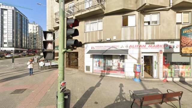 thumbnail-2083.jpg