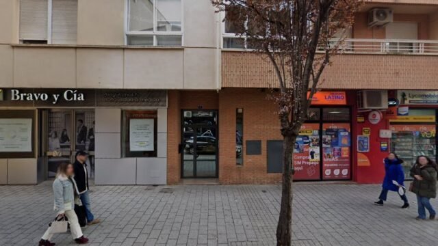 thumbnail-2579.jpg
