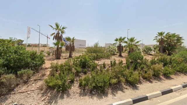 thumbnail-2652.jpg